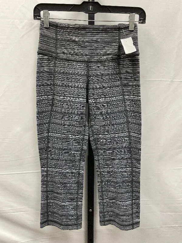 Striped Pattern Athletic Leggings Capris Lululemon, Size 4